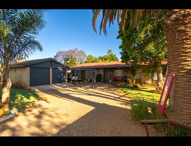 5 BEDROOM FREEHOLD FOR SALE IN HORIZON VIEW